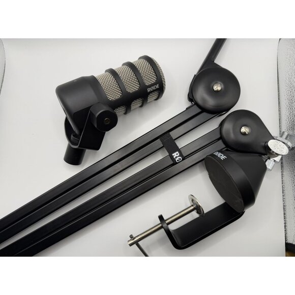 Rode PodMic Podcasting Microphone & PSA1 Studio Arm Mic Bundle - Picture 11 of 11